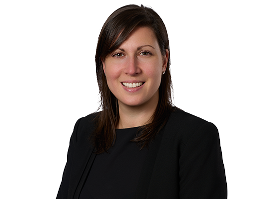 Sara Miro Headshot Photo