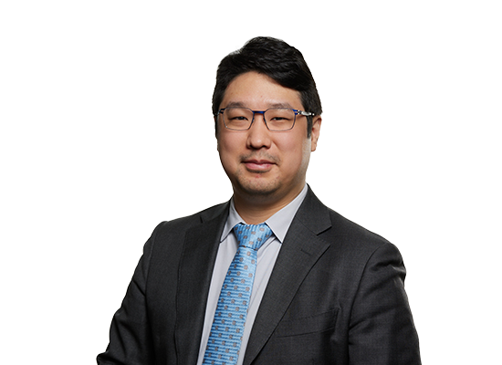 Terence H. Kim Headshot Photo