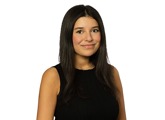 Julia E. Paranyuk Headshot Photo