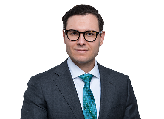 Gustavo Minati Headshot Photo